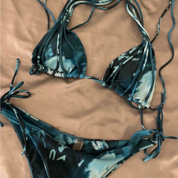 SHEIN Blue Tie-Dye Bikini Set - Picture 2 of 2